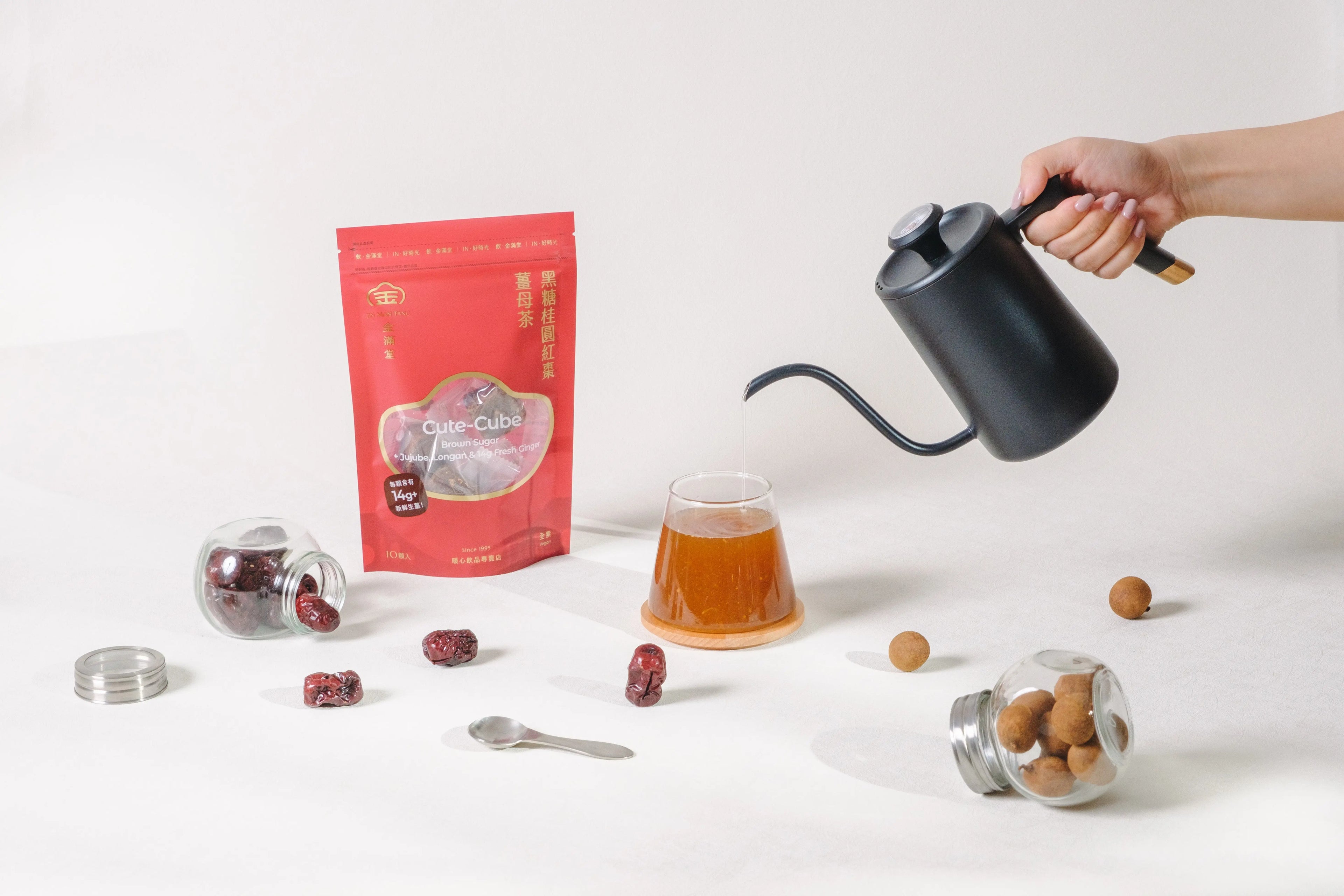 Jin Man Tang【Cute.Cube】Brown Sugar with Longan, Date & Ginger (20g x 10 Cubes) / pack Jing Man Tang