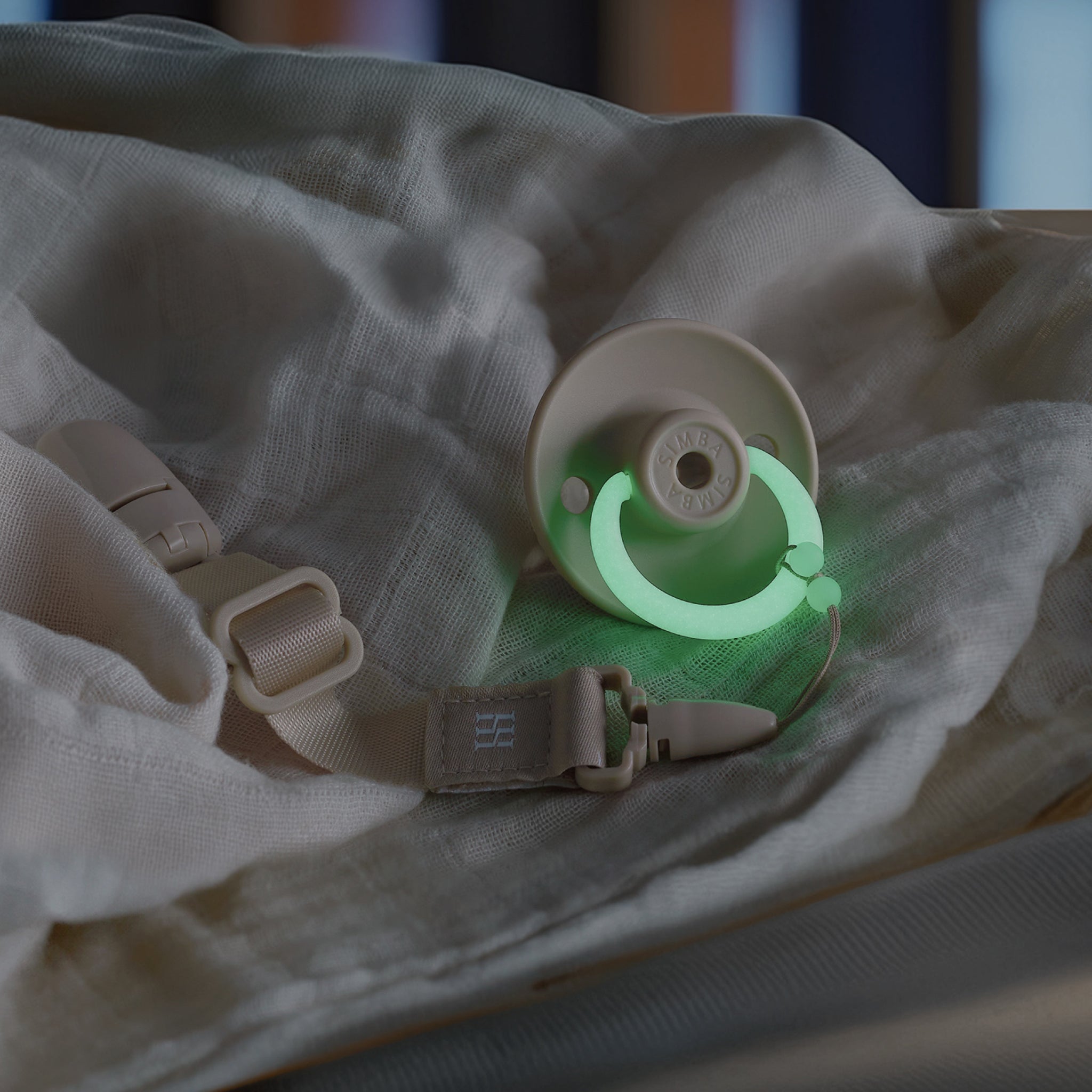 Simba | Twisty Round Pacifier (Glows in the Dark) Nook【Beige】– All Ages