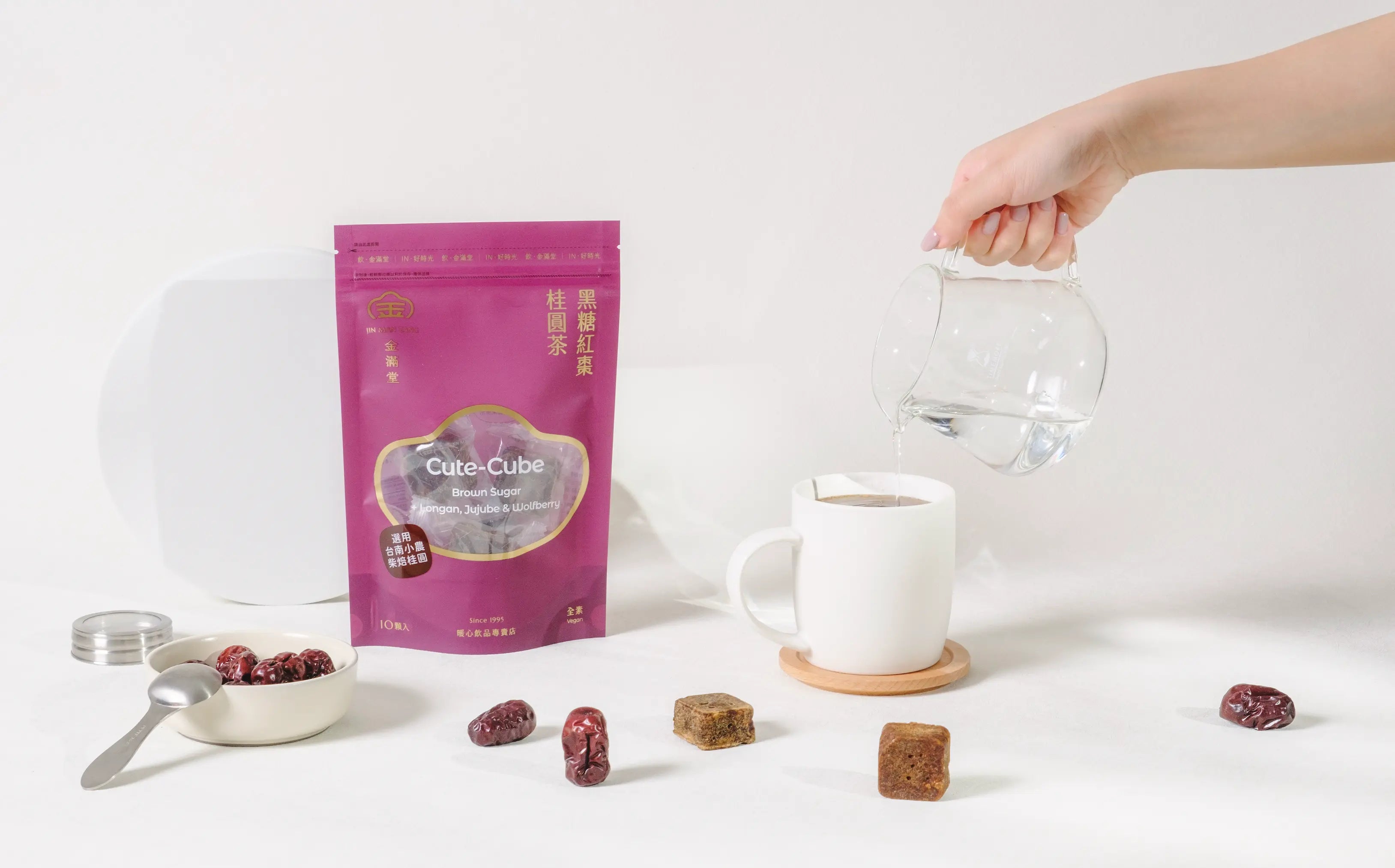 Jin Man Tang【Cute.Cube】Brown Sugar with Longan, Red Date & Goji Berry (20g x 10 Cubes) / pack Jing Man Tang