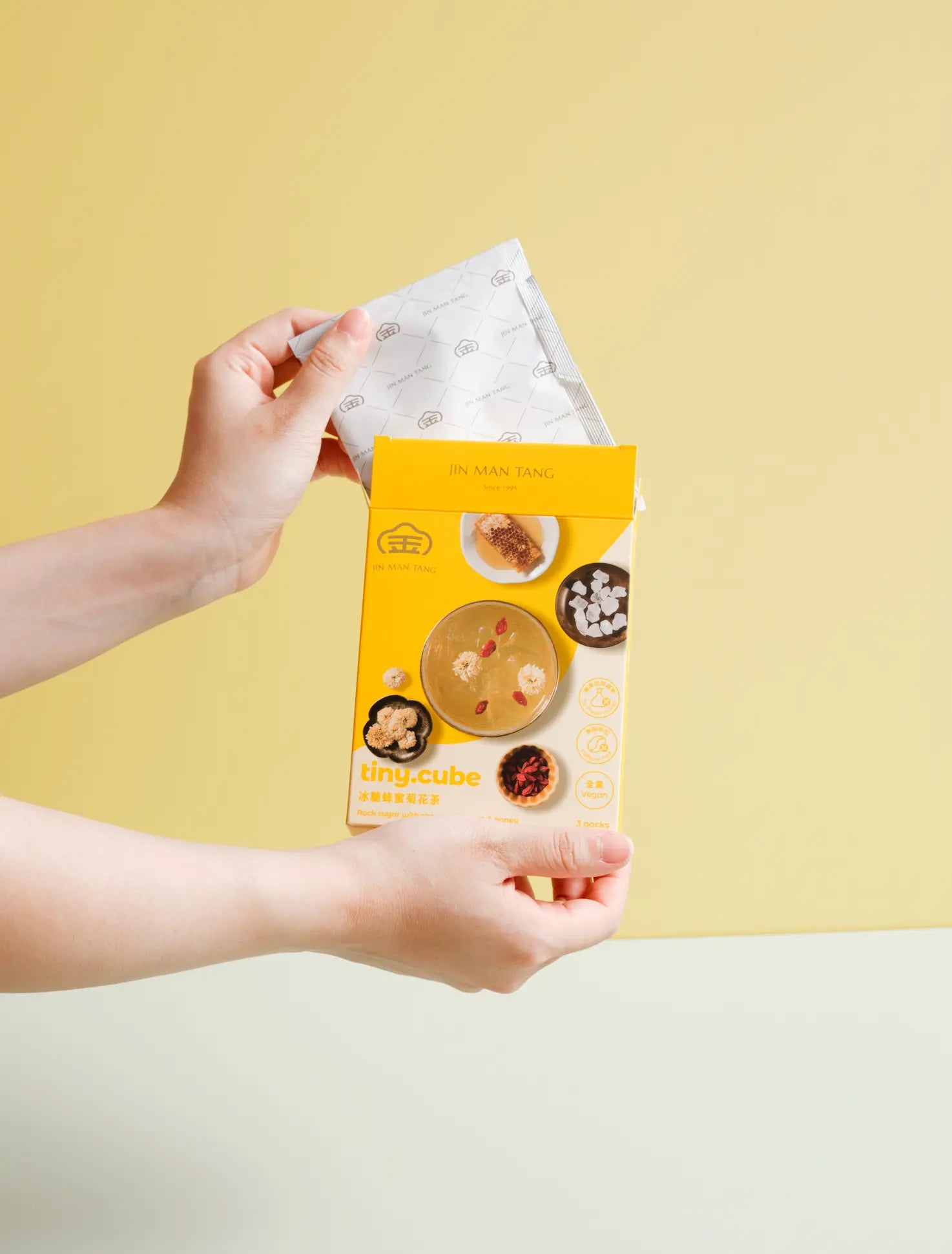 Jin Man Tang【Tiny.Cube】Rock Sugar Honey Chrysanthemum Tea (23g x 3) / pack Jing Man Tang