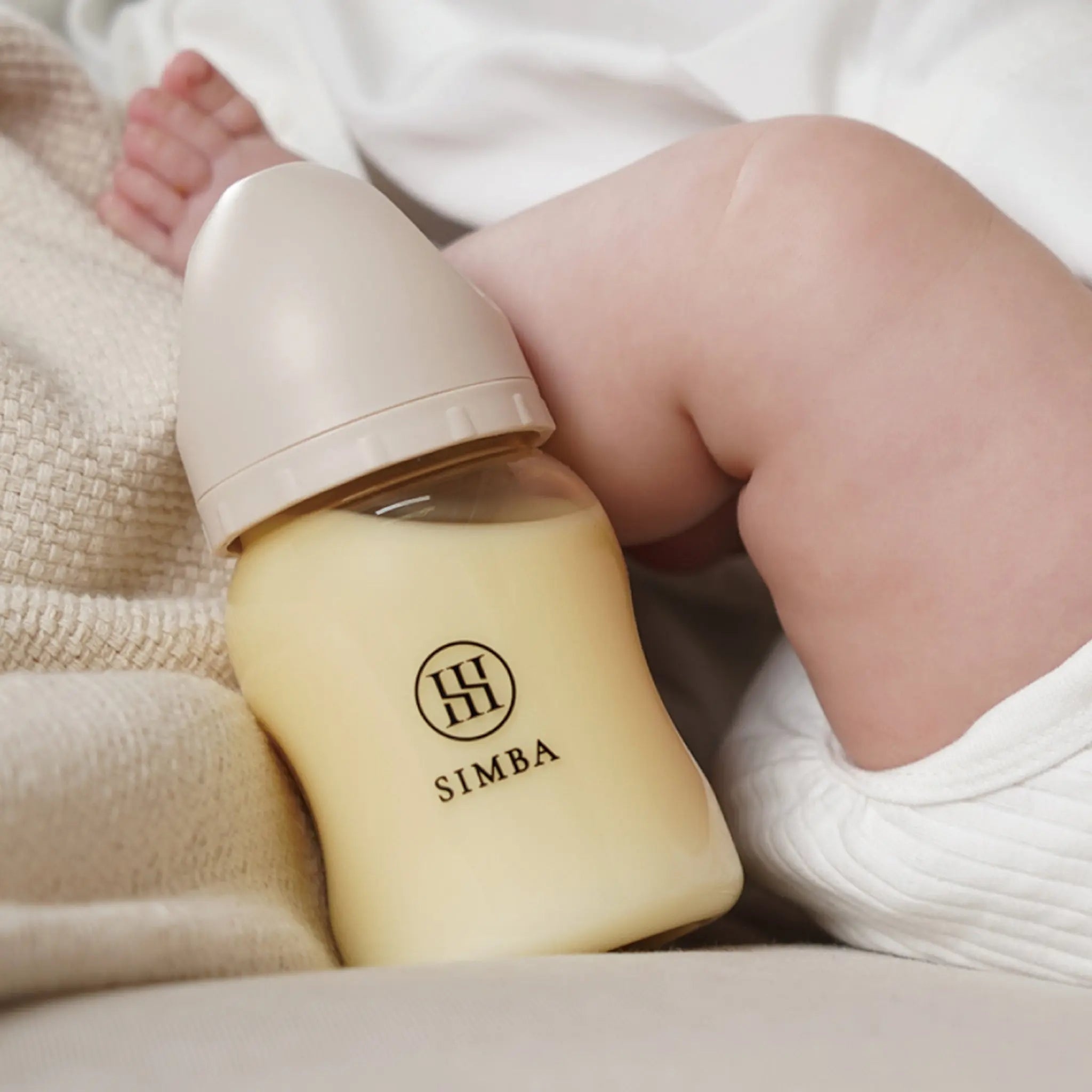 Simba | Allongé PPSU Wide Neck Anti-Colic Feeding Bottle 200ml -Nook【Beige】Newborn (Round Hole S) Simba