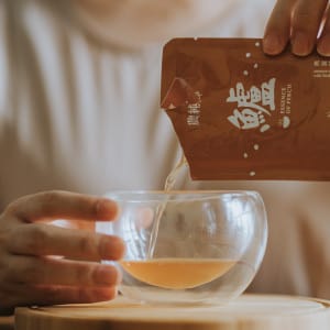 Nong Chun Xiang Bird’s Nest Bass Essence x 4 packs【One Months Confinement】