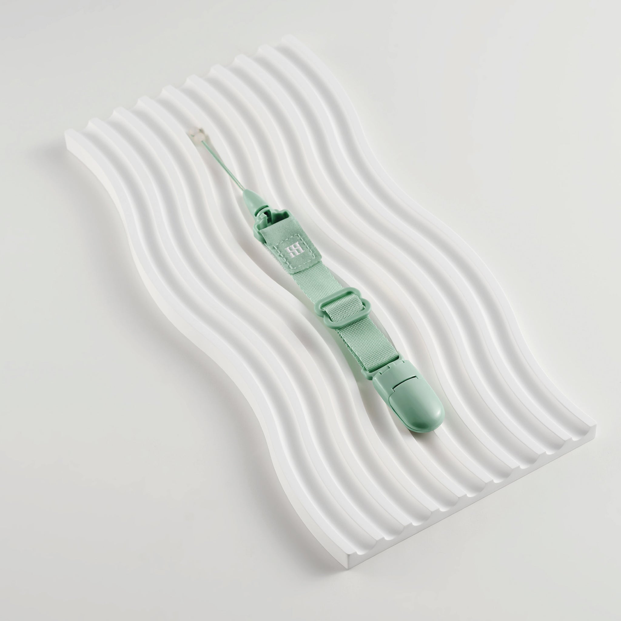 Simba | Allongé Glow-in-the-Dark Pacifier Clip -Succa【Green】